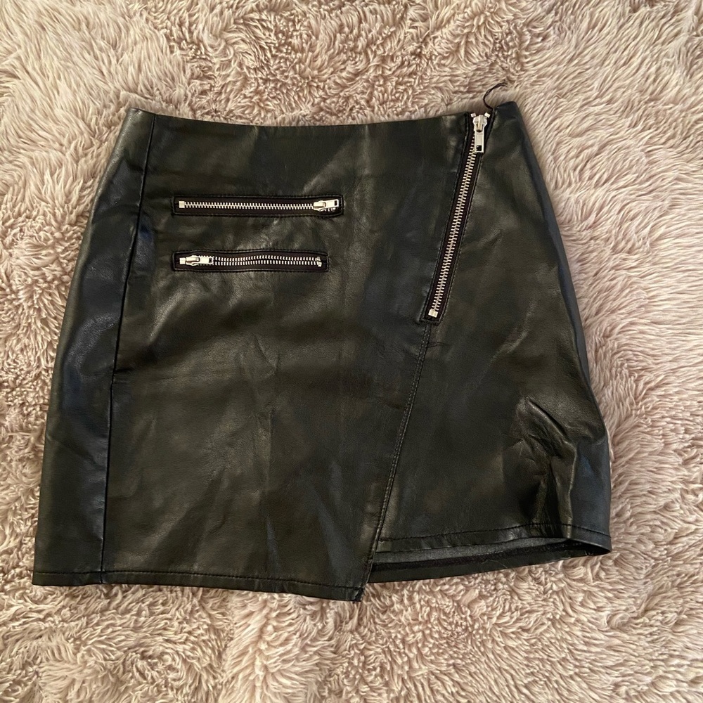 Black Leather skirt with zippers